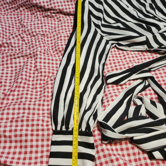Sexy Black and white striped blouse...2xl.. - Picture 10 of 13